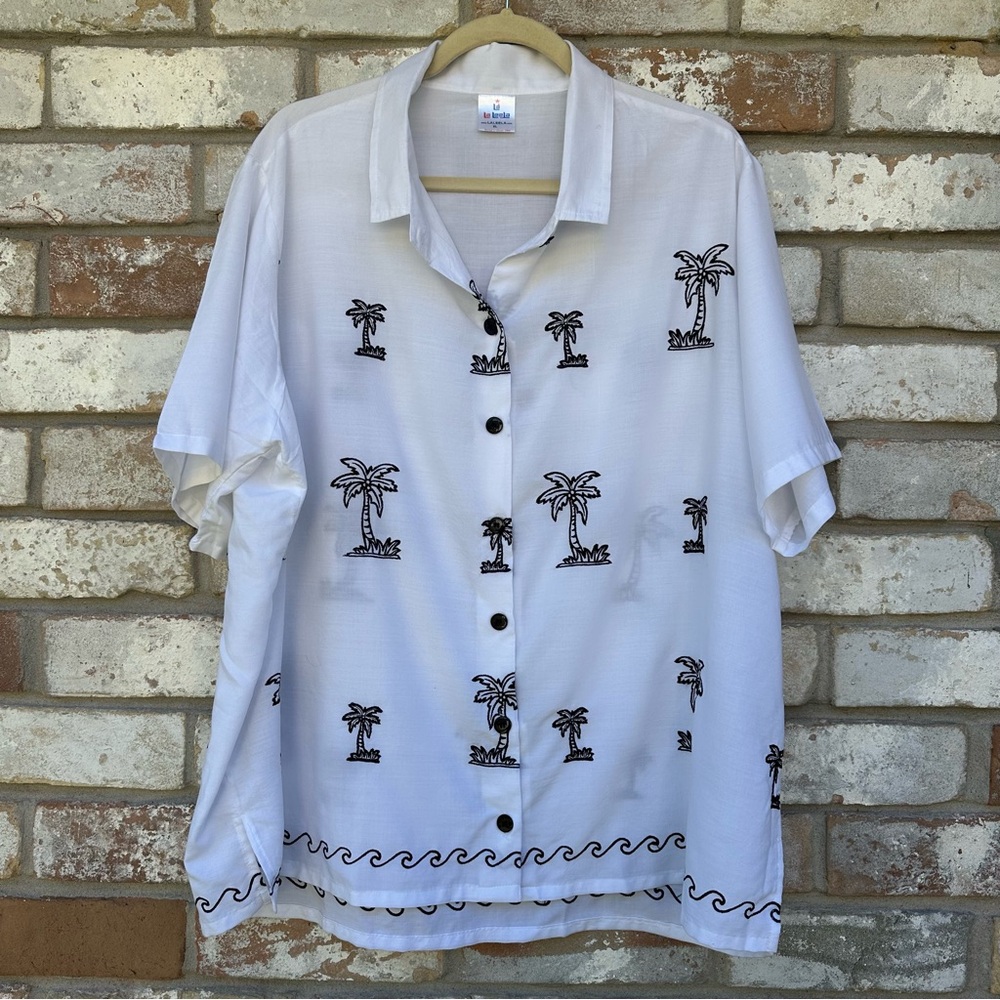 La La Leela Embroidered Hawaiian Shirt